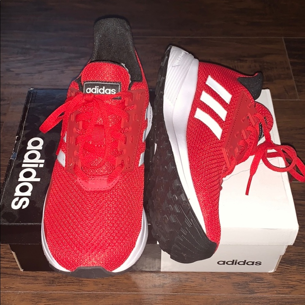 Adidas sneakers 👟